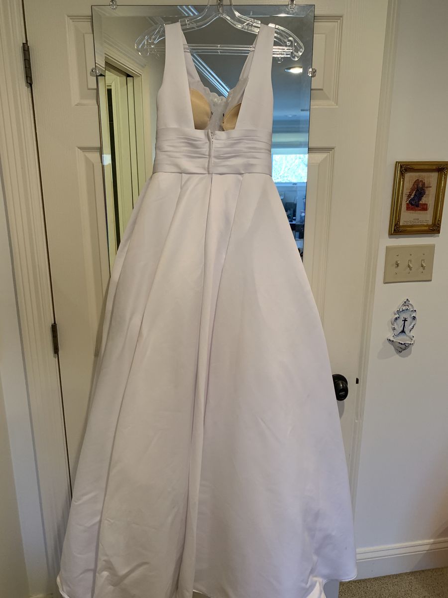 David's Bridal Size 6 White Ball Gown on Queenly