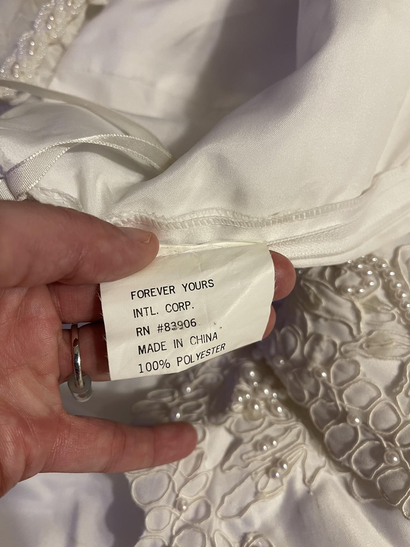 Forever Yours Size 2 White Dress With Train on Queenly