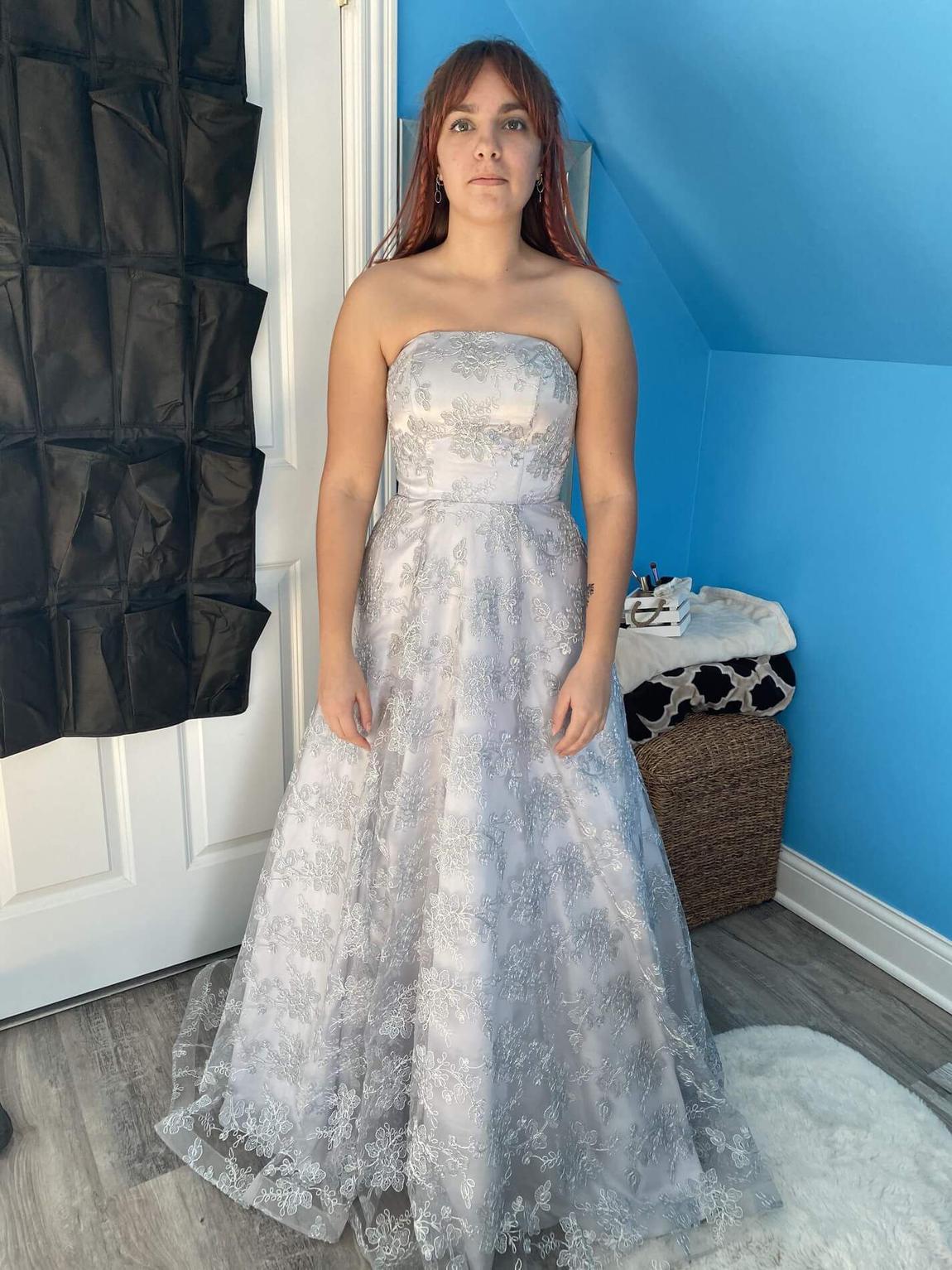 Size 4 Prom Strapless Floral Silver Ball Gown on Queenly