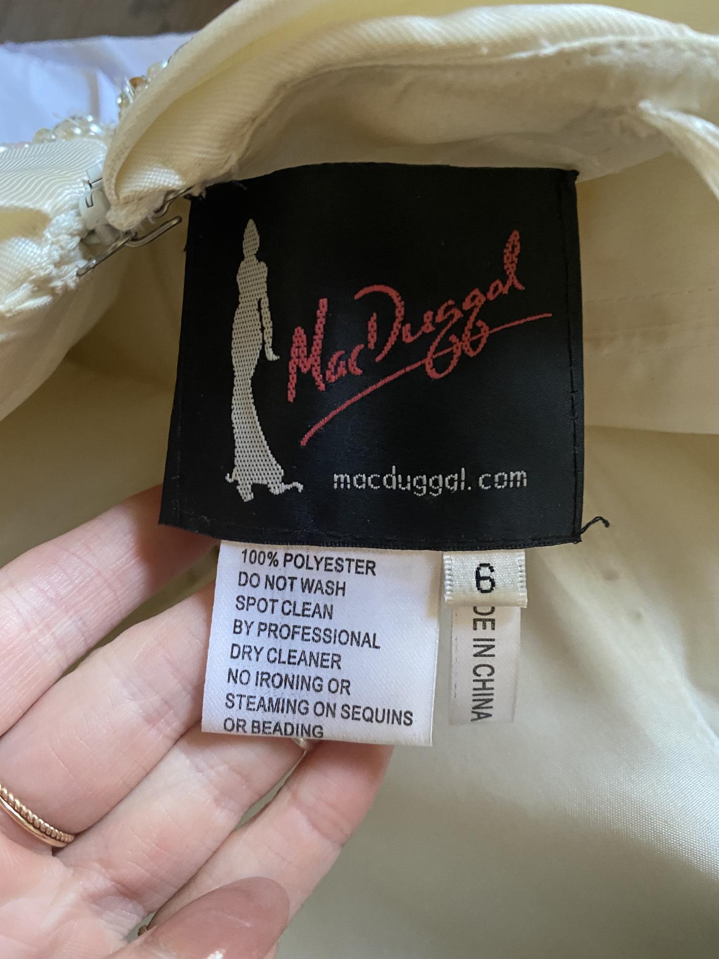Mac Duggal Size 6 White Mermaid Dress on Queenly