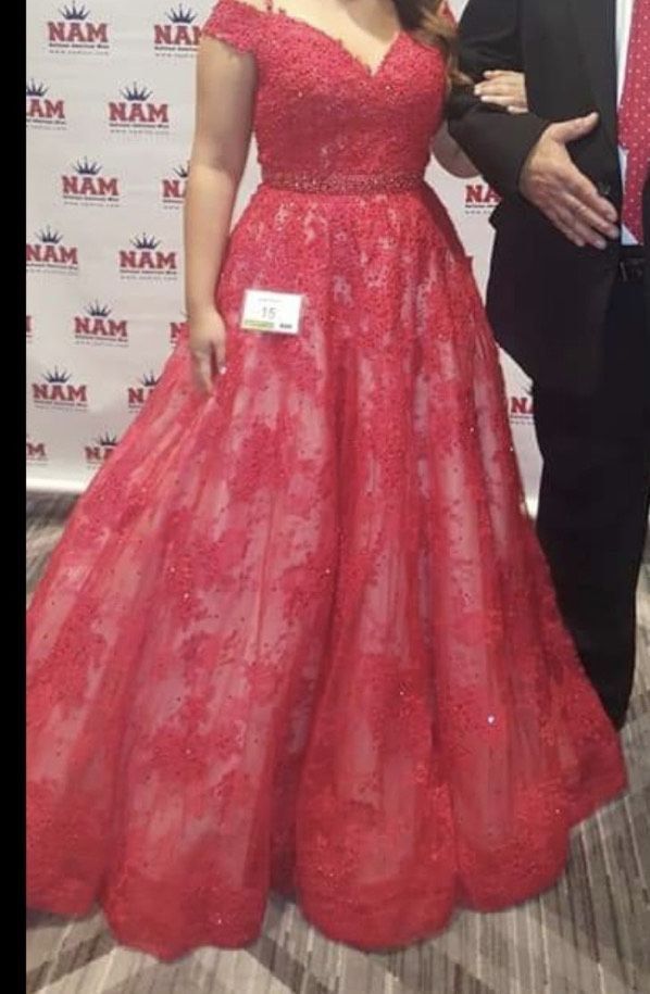 Sherri Hill Size 8 Prom Off The Shoulder Lace Red Ball Gown on Queenly