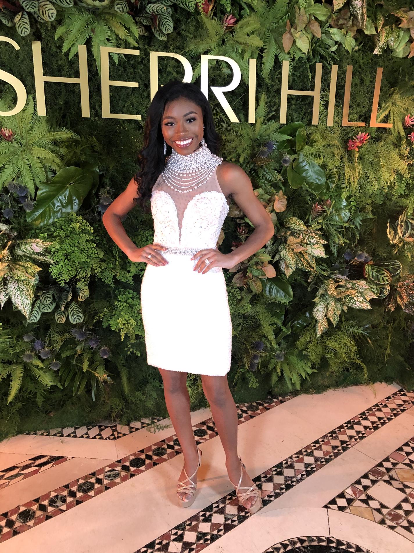 Sherri Hill Size 0 Lace White Cocktail Dress on Queenly