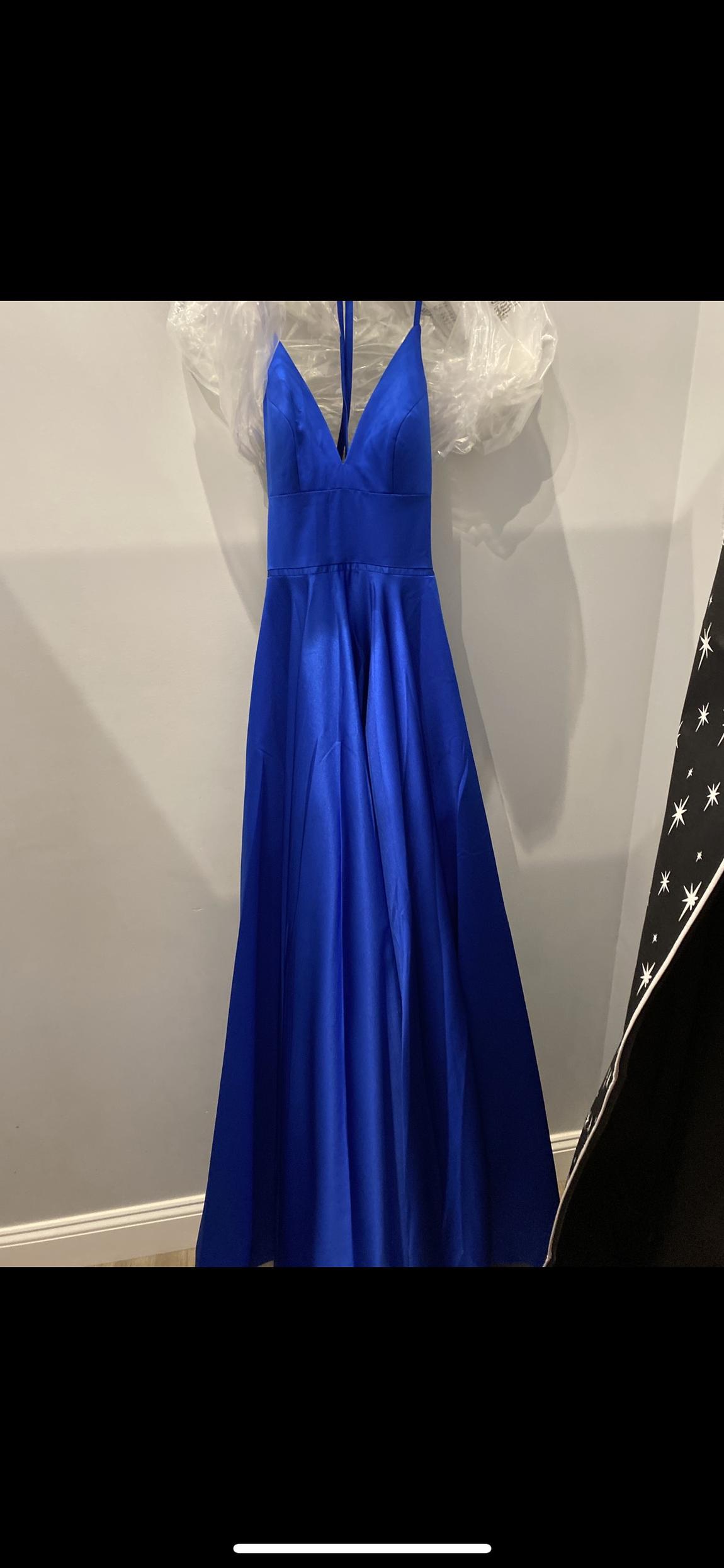 Faviana Size 0 Blue Floor Length Maxi on Queenly