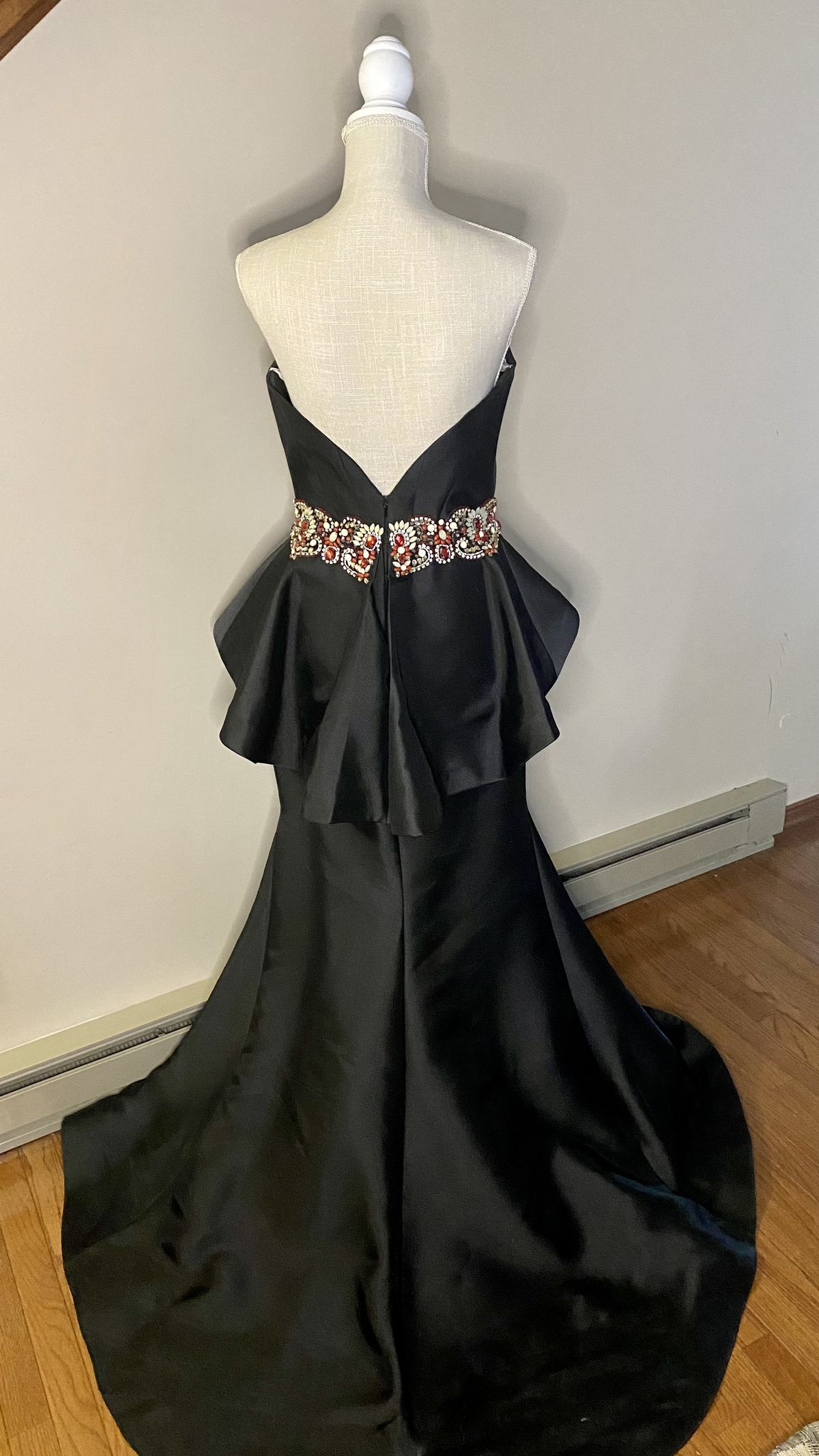 Mac Duggal Size 8 Black Mermaid Dress on Queenly