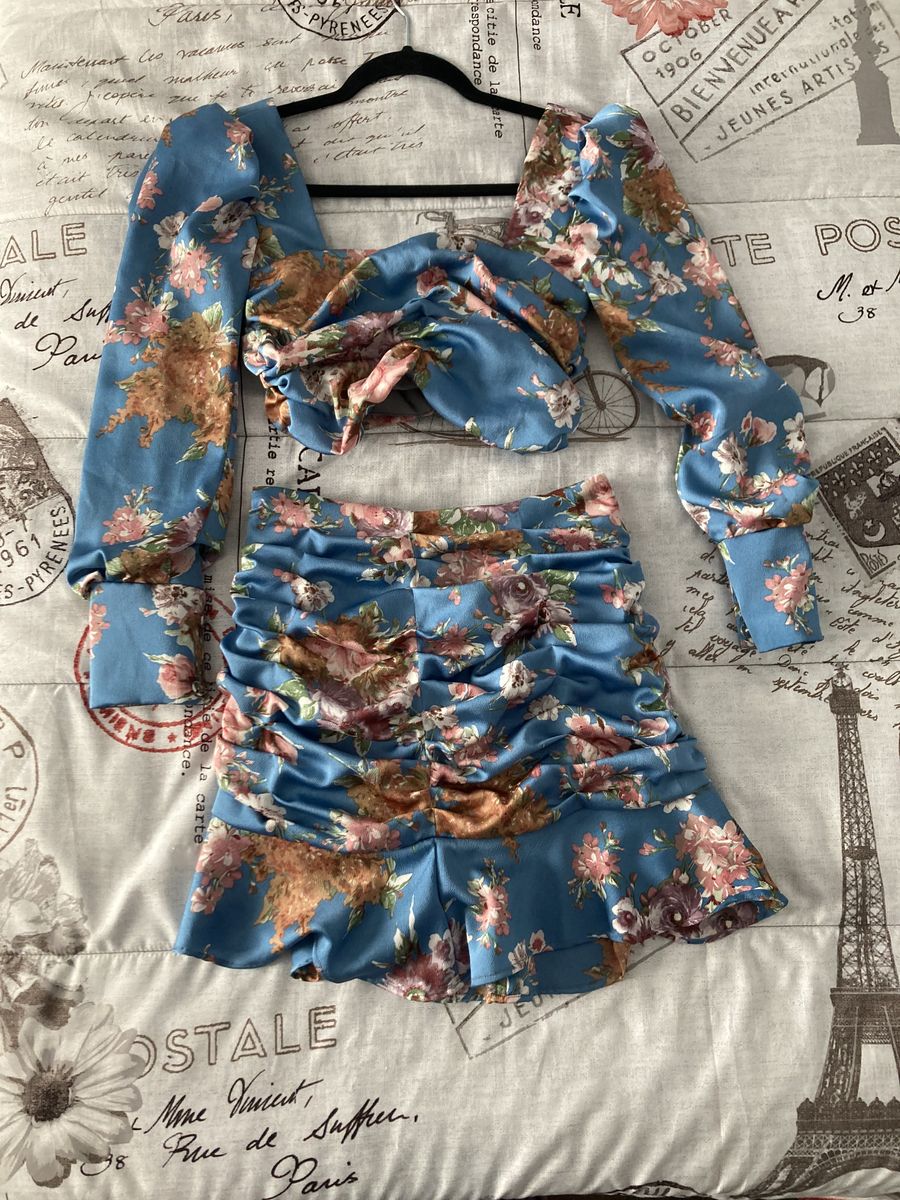 Size 0 Floral Blue A-line Dress on Queenly