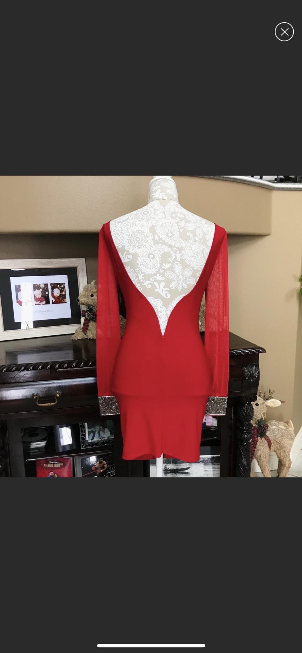 Offer 25$ and I’ll accept Red Size 0 Midi Cocktail Dress on Queenly