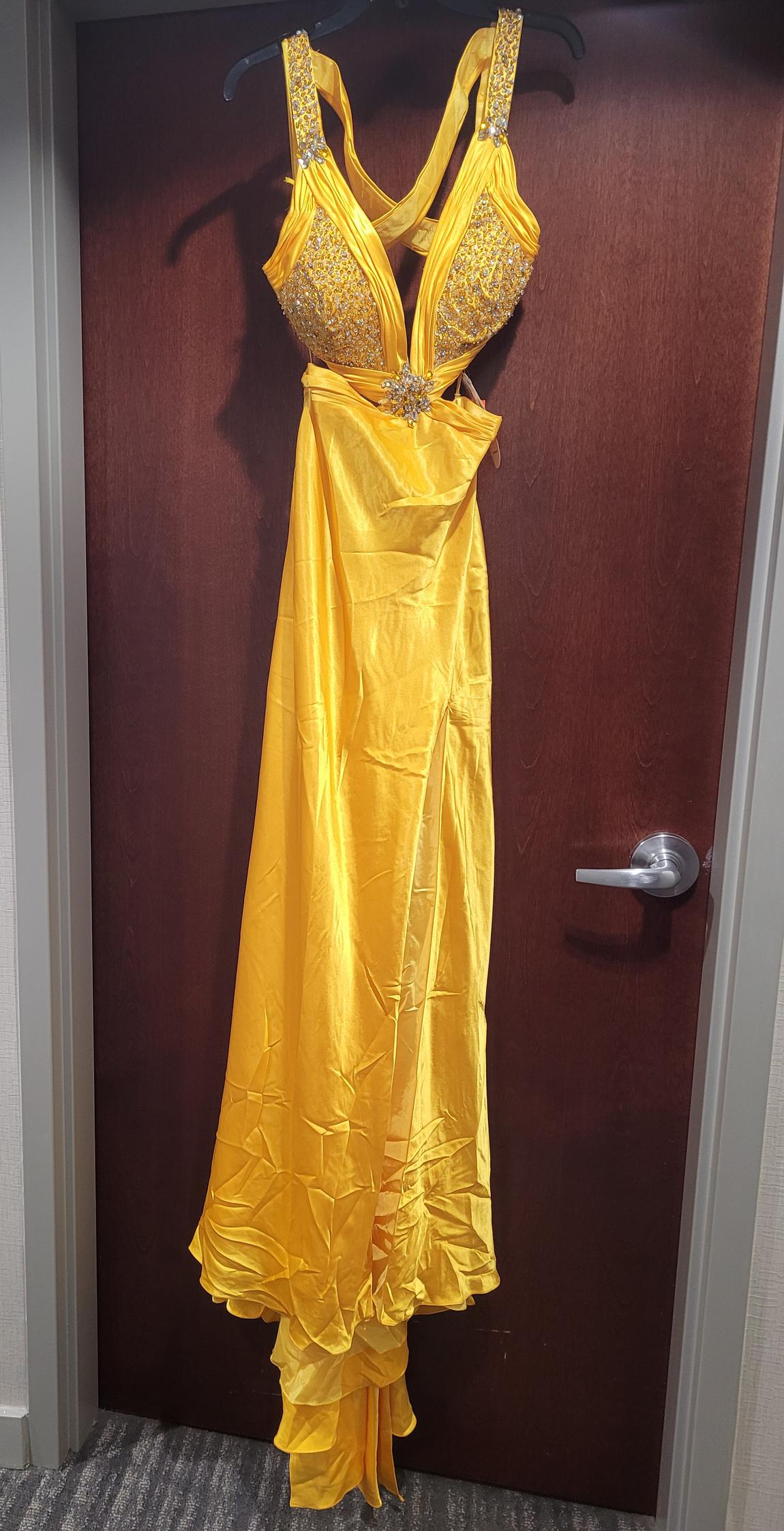 Style 4432A Mac Duggal Size 6 Yellow Side Slit Dress on Queenly