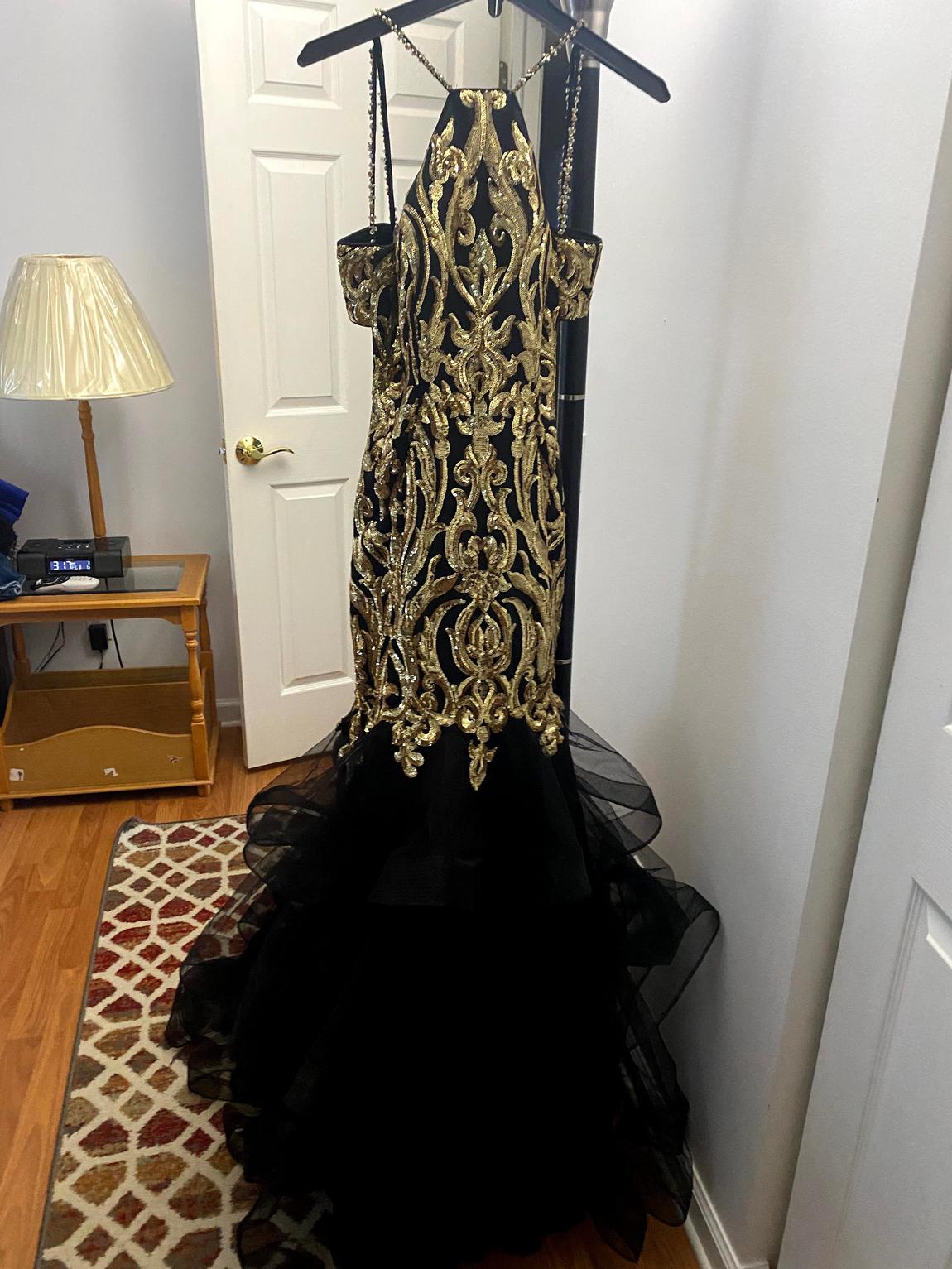 Size 6 Sequined Black Dress With Train on Queenly