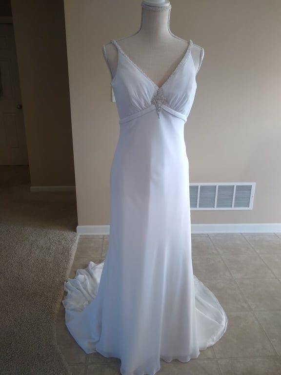Size 8 Sheer White A-line Dress on Queenly