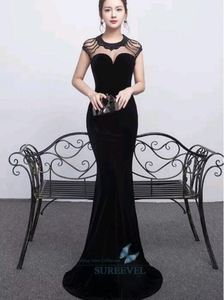 Size 10 Prom High Neck Velvet Black Mermaid Dress on Queenly