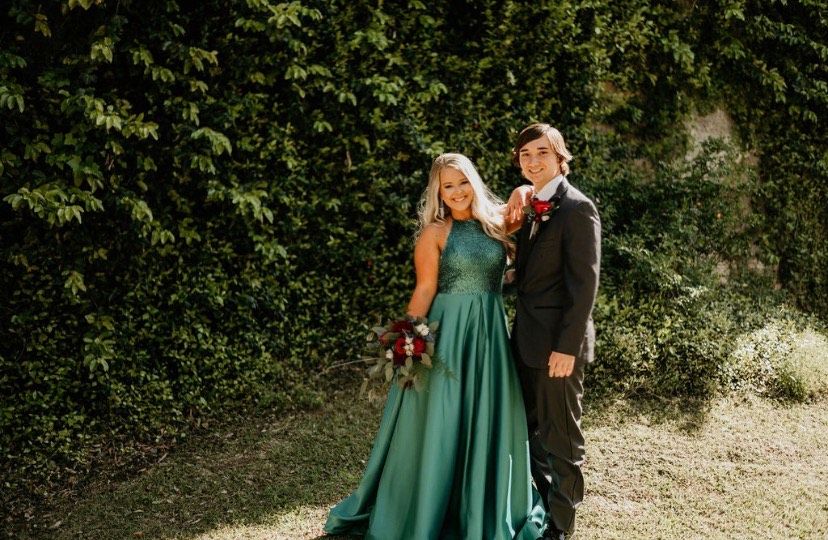 Size 8 Prom Emerald Multicolor Ball Gown on Queenly