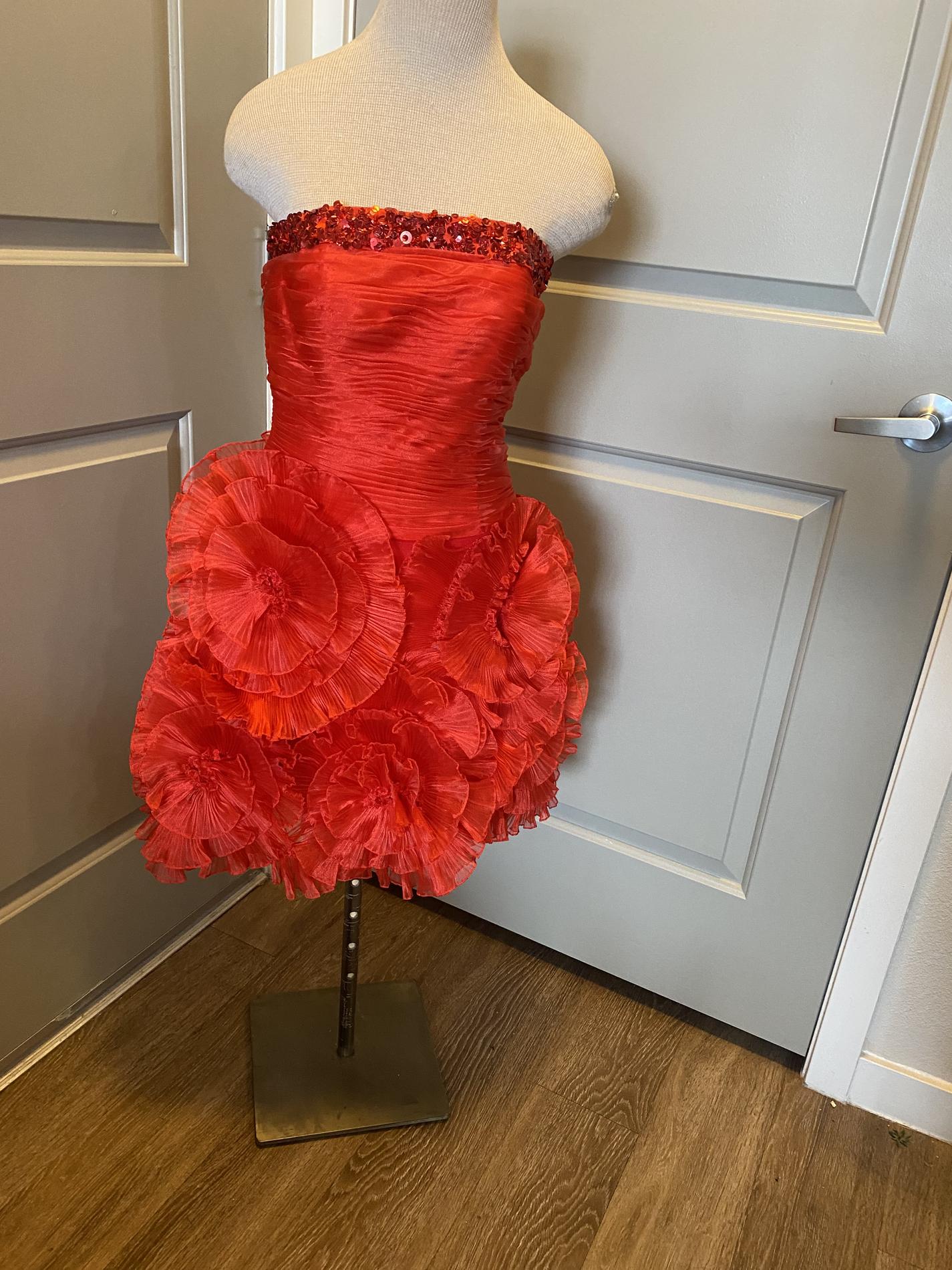 Let’s fashion Size 2 Red Cocktail Dress on Queenly