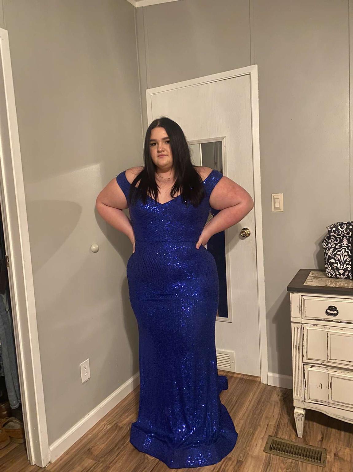 Plus Size 18 Prom Off The Shoulder Blue Floor Length Maxi on Queenly