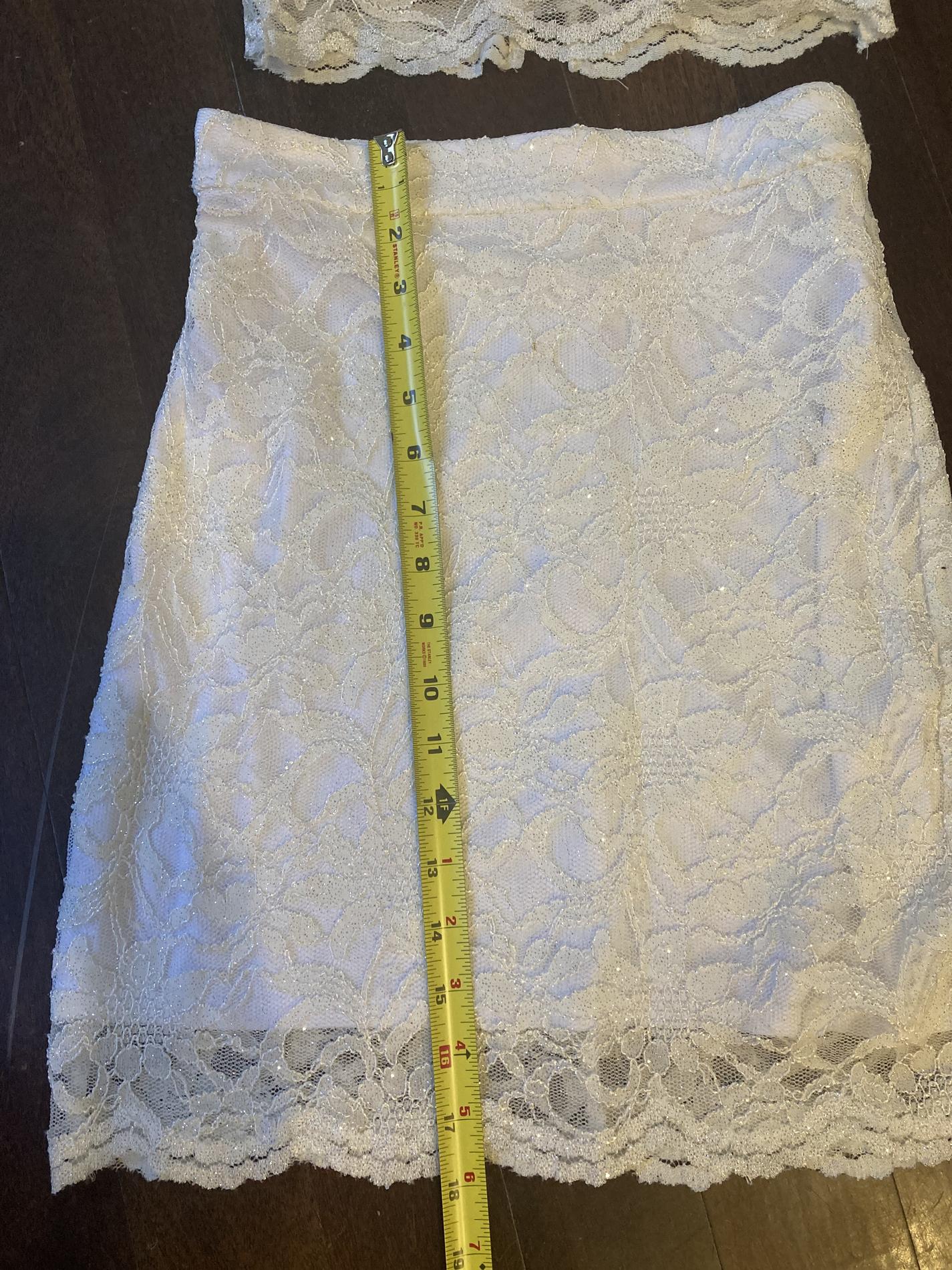 Size 2 White Cocktail Dress on Queenly