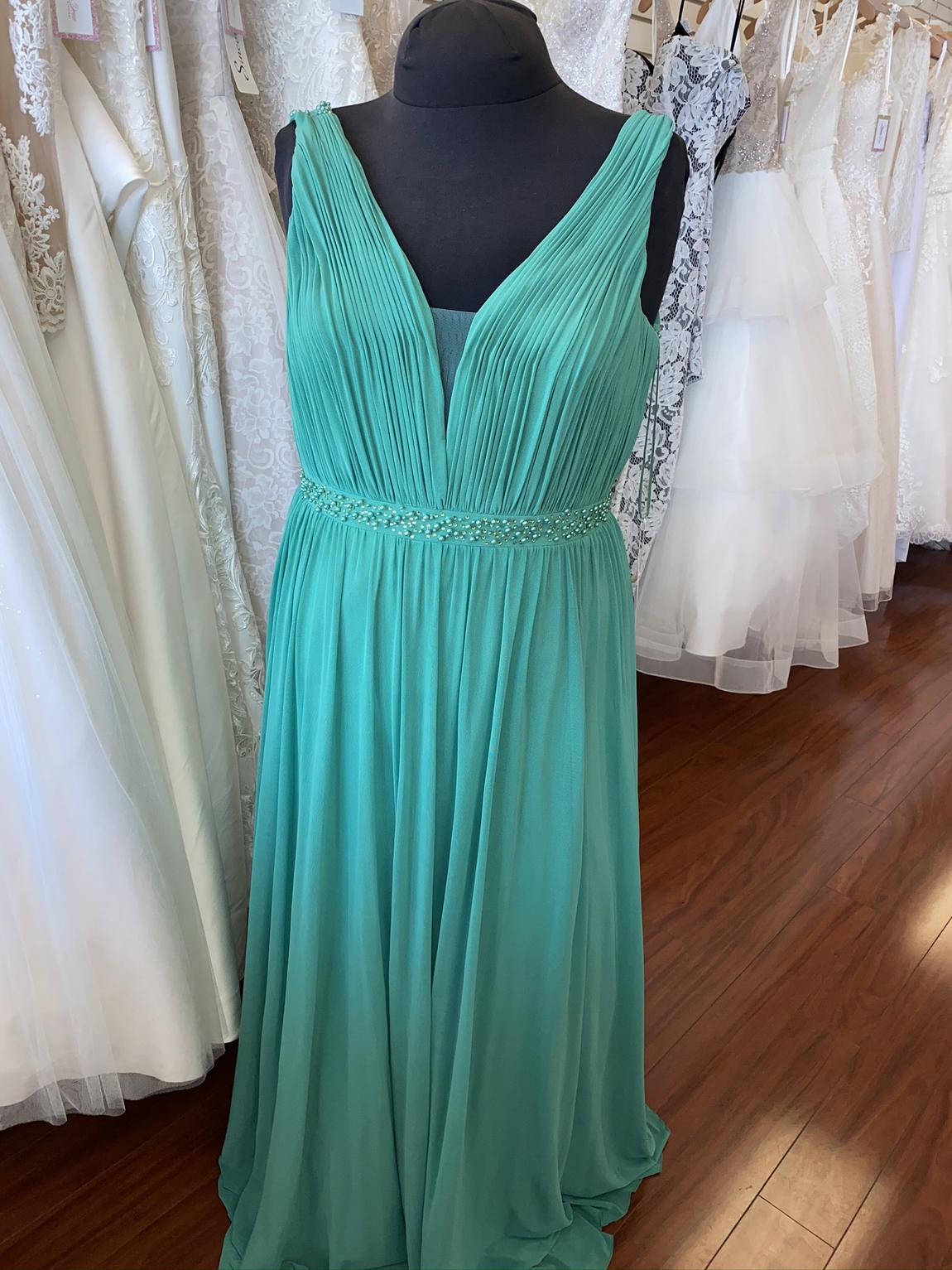 Sydney’s Closet Plus Size 20 Green A-line Dress on Queenly