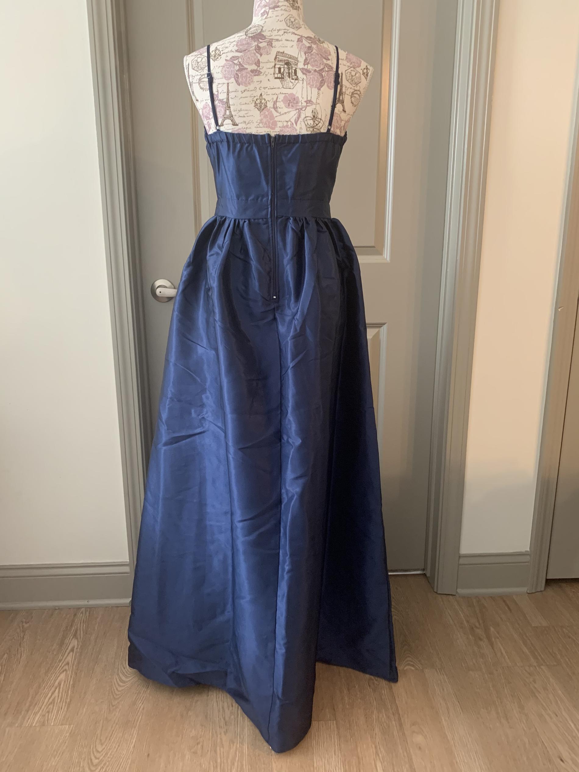 Size 4 Navy Blue Ball Gown on Queenly