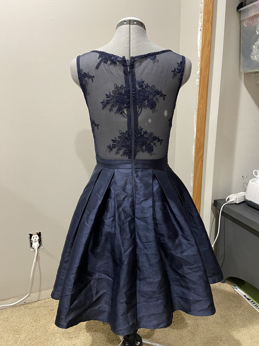 Size 4 Homecoming Lace Navy Blue A-line Dress on Queenly