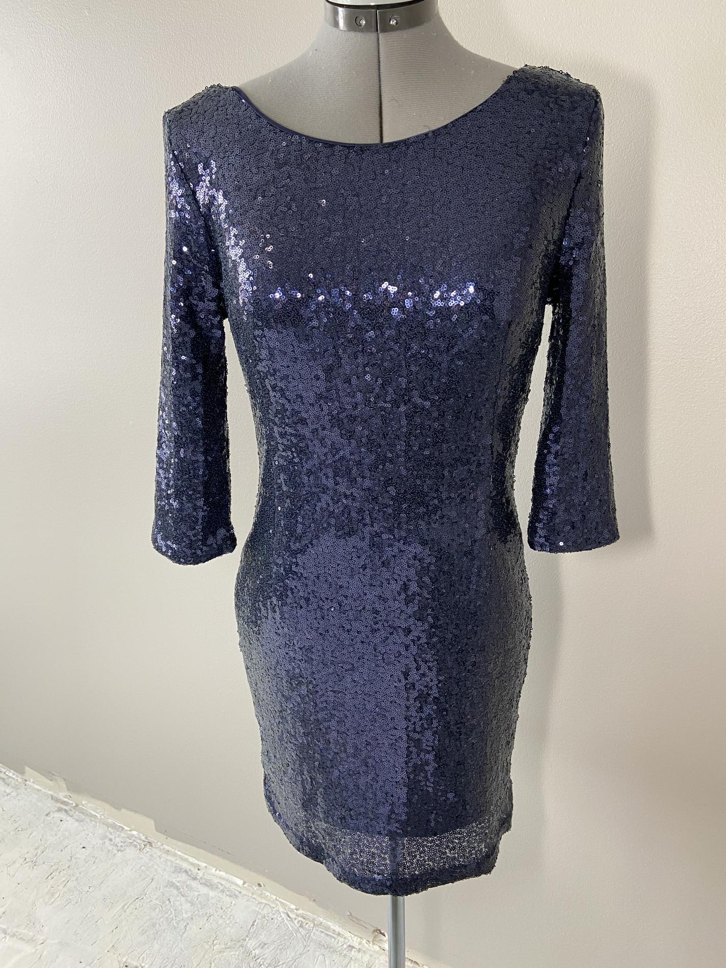 LUlu Size 4 Sequined Navy Blue Cocktail Dress on Queenly