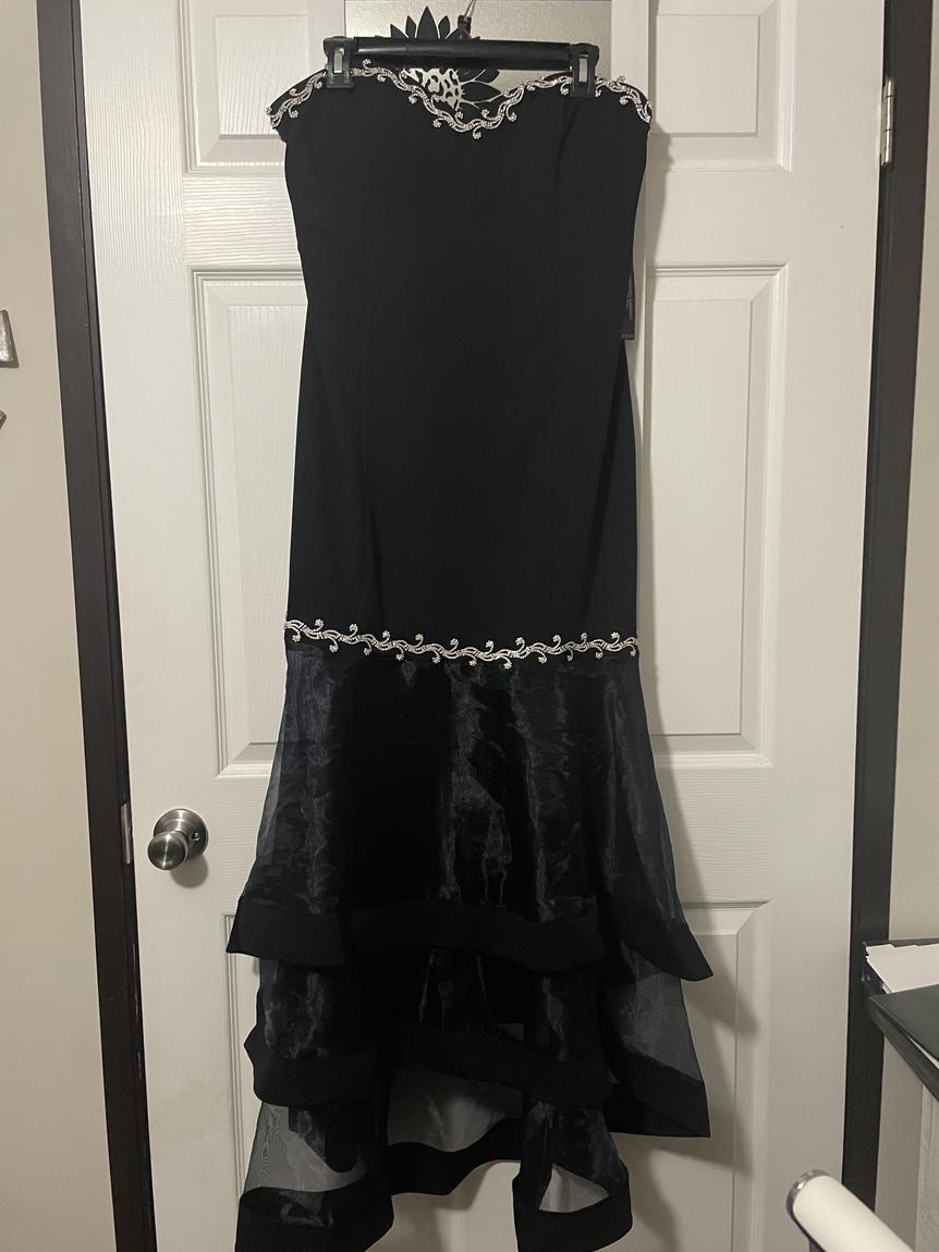 Plus Size 18 Prom Velvet Black Mermaid Dress on Queenly