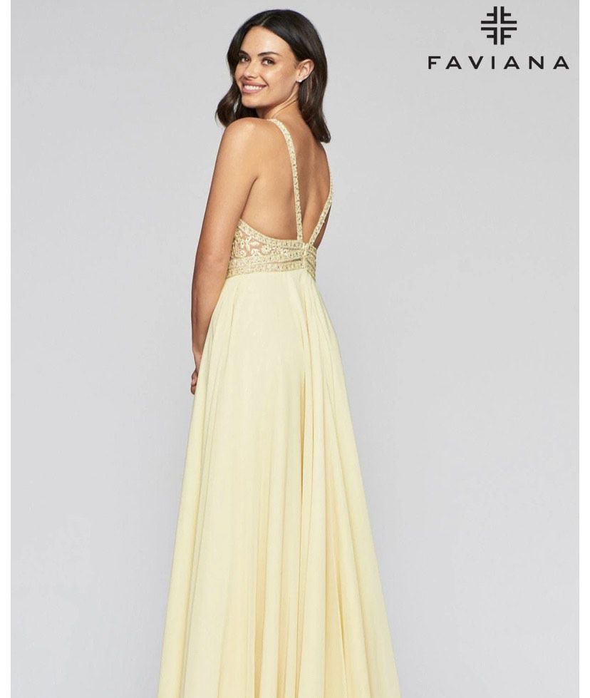 Faviana Size 4 Yellow A-line Dress on Queenly