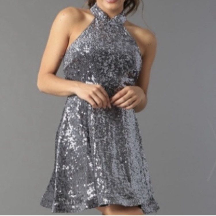 Size 4 Homecoming High Neck Sequined Silver Cocktail Dress on Queenly