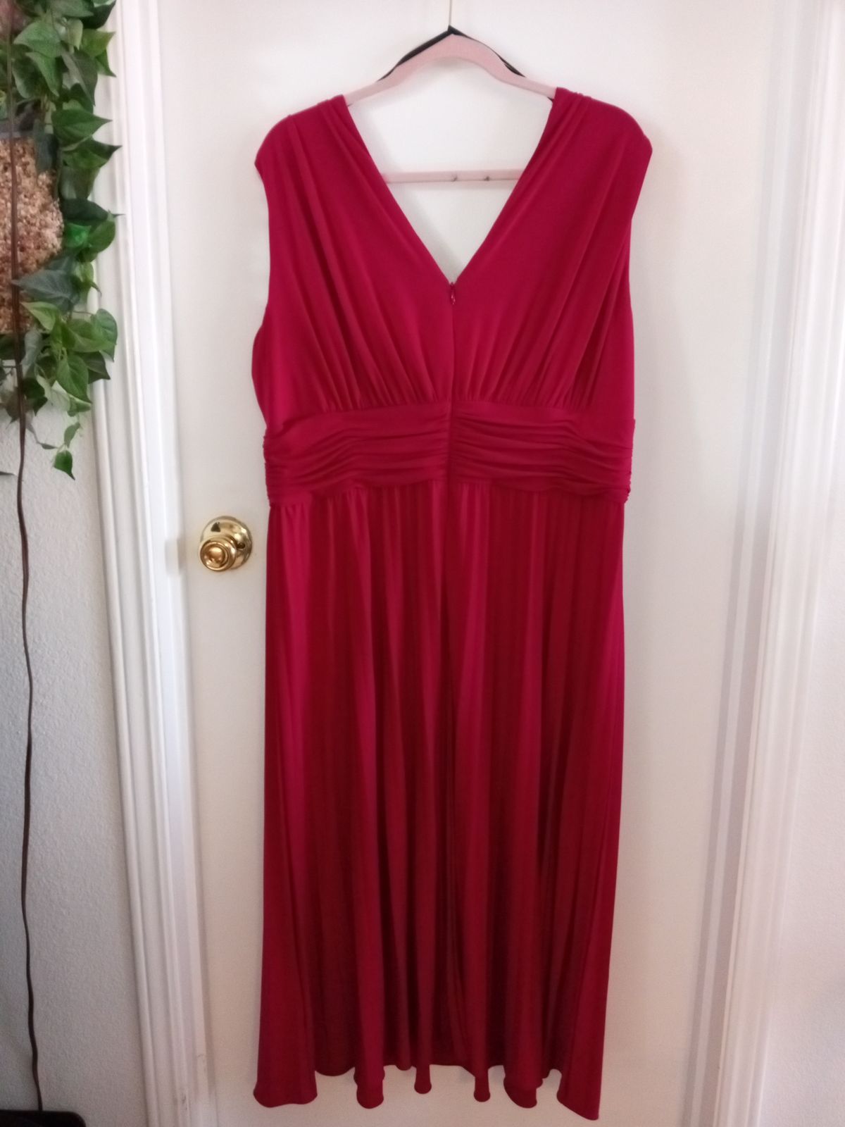 Suzi and chin Plus Size 18 Red Cocktail Dress on Queenly