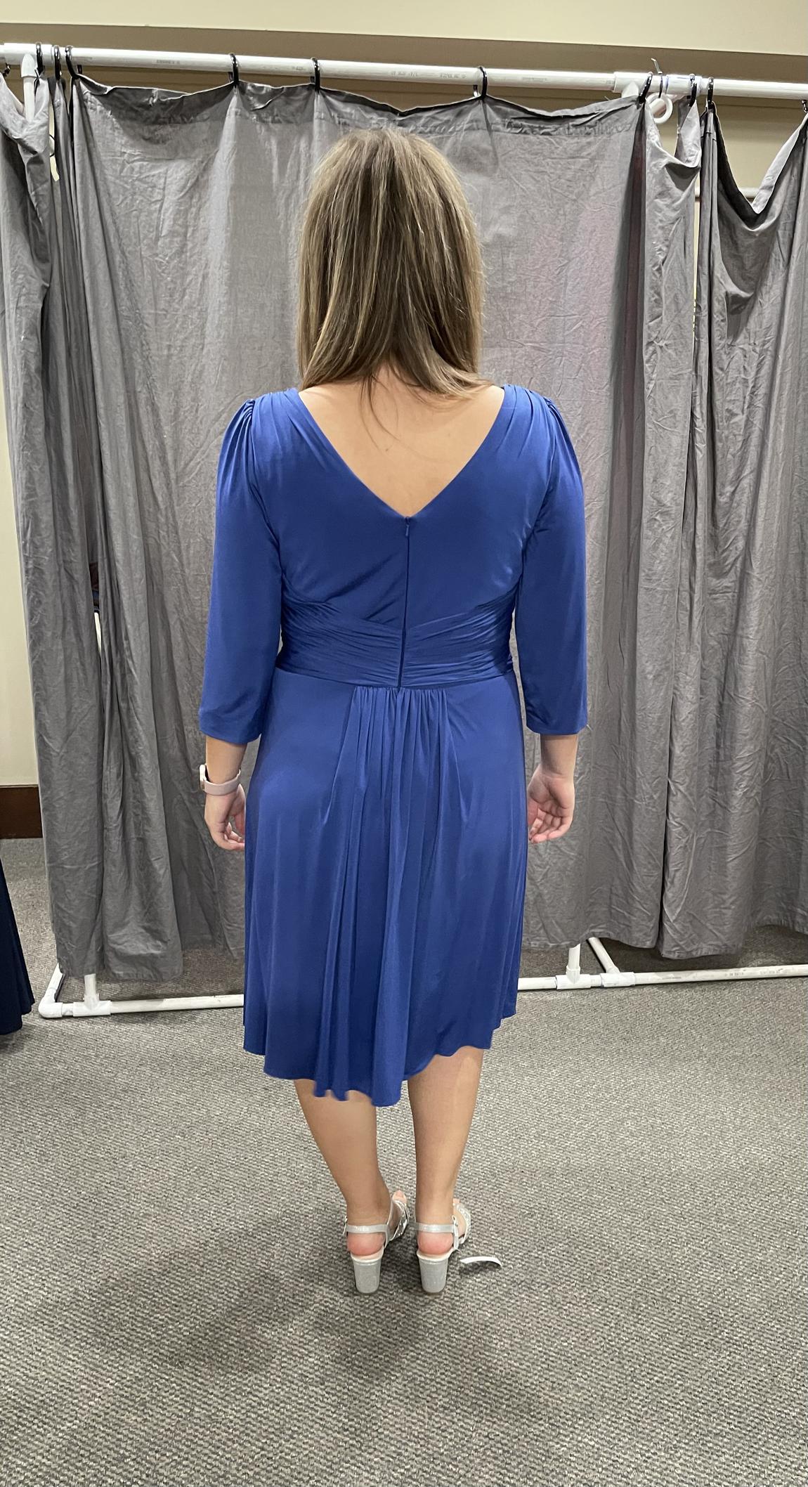 Mon Cheri Size 8 Bridesmaid Blue Cocktail Dress on Queenly