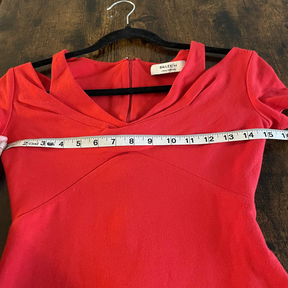 Size 2 Off The Shoulder Red Cocktail Dress on Queenly