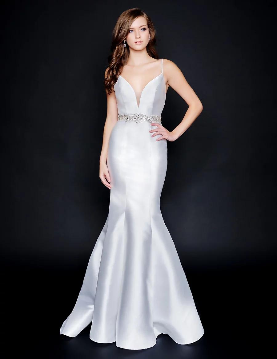 Style 2318 Nina Canacci Size 4 White Mermaid Dress on Queenly