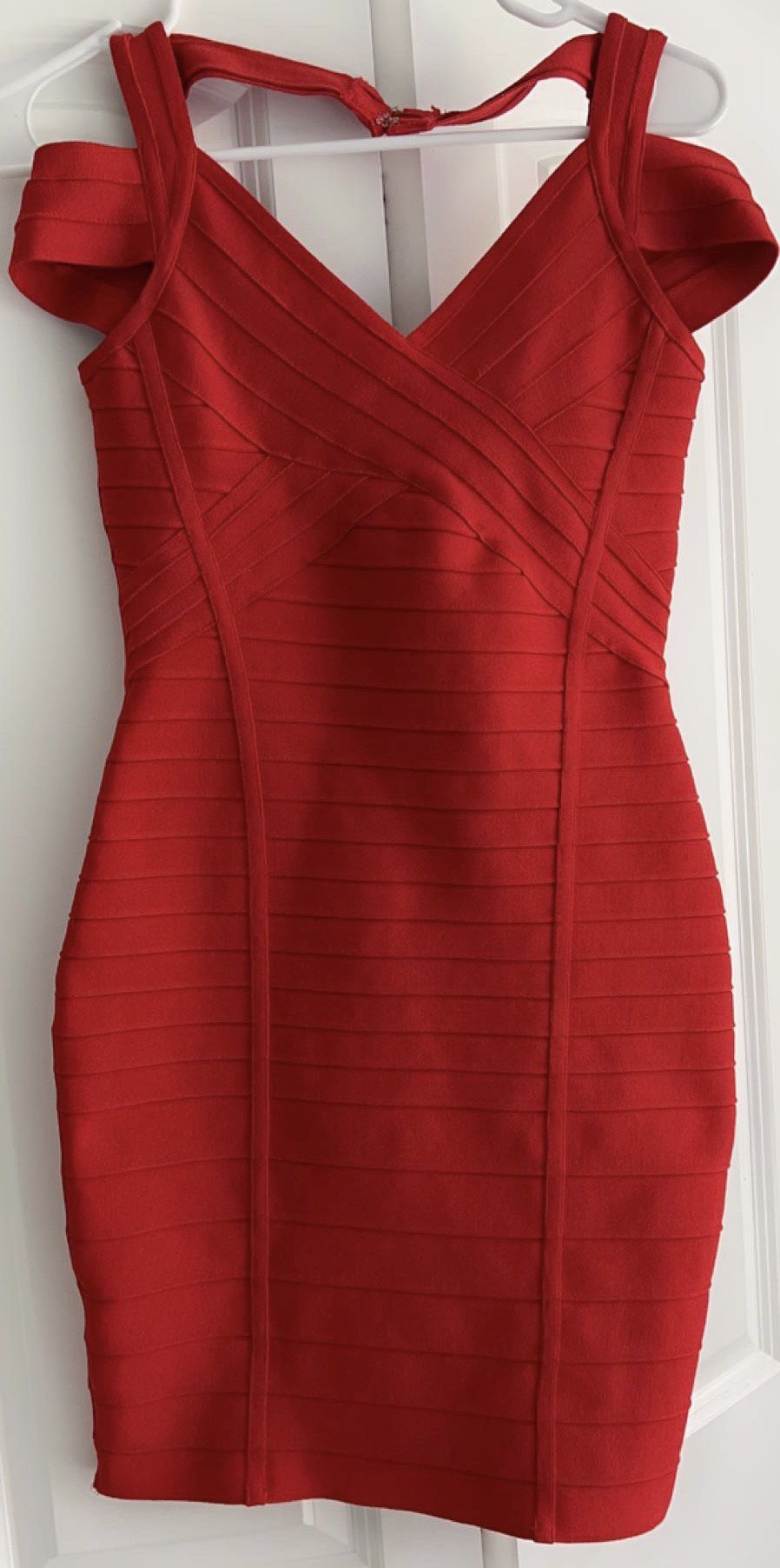 Size 4 Nightclub Cap Sleeve Red Cocktail Dress on Queenly