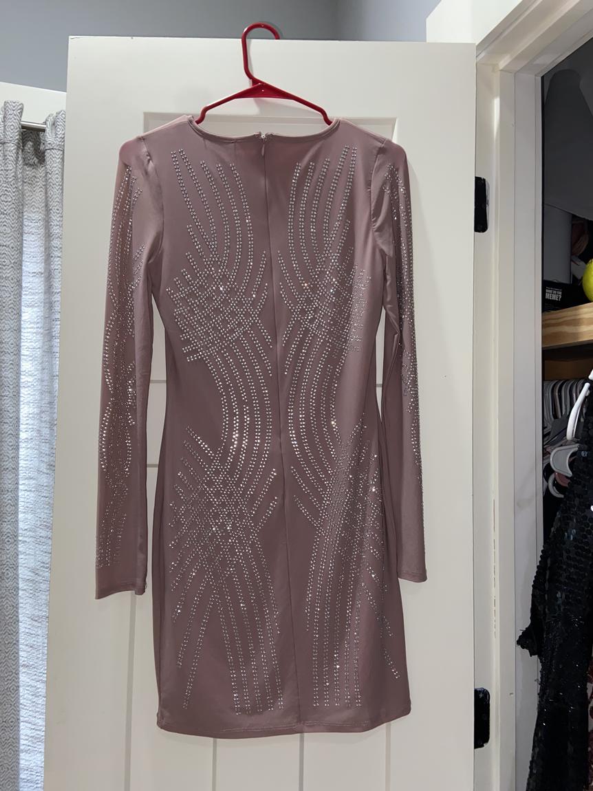 Size 6 Homecoming Pink Cocktail Dress on Queenly