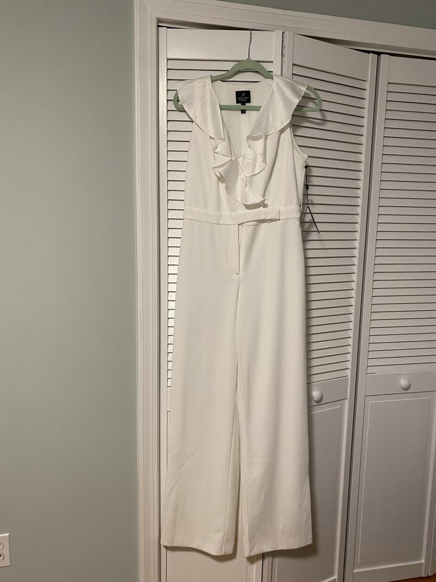 Adrianna Pappel Size 4 Homecoming White Formal Jumpsuit on Queenly