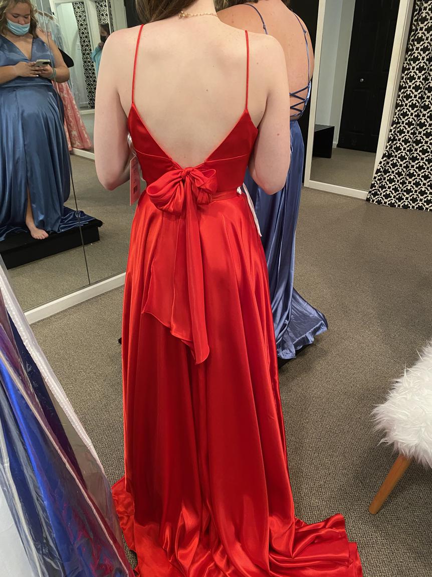 Sherri Hill Size 2 Prom Plunge Satin Red A-line Dress on Queenly