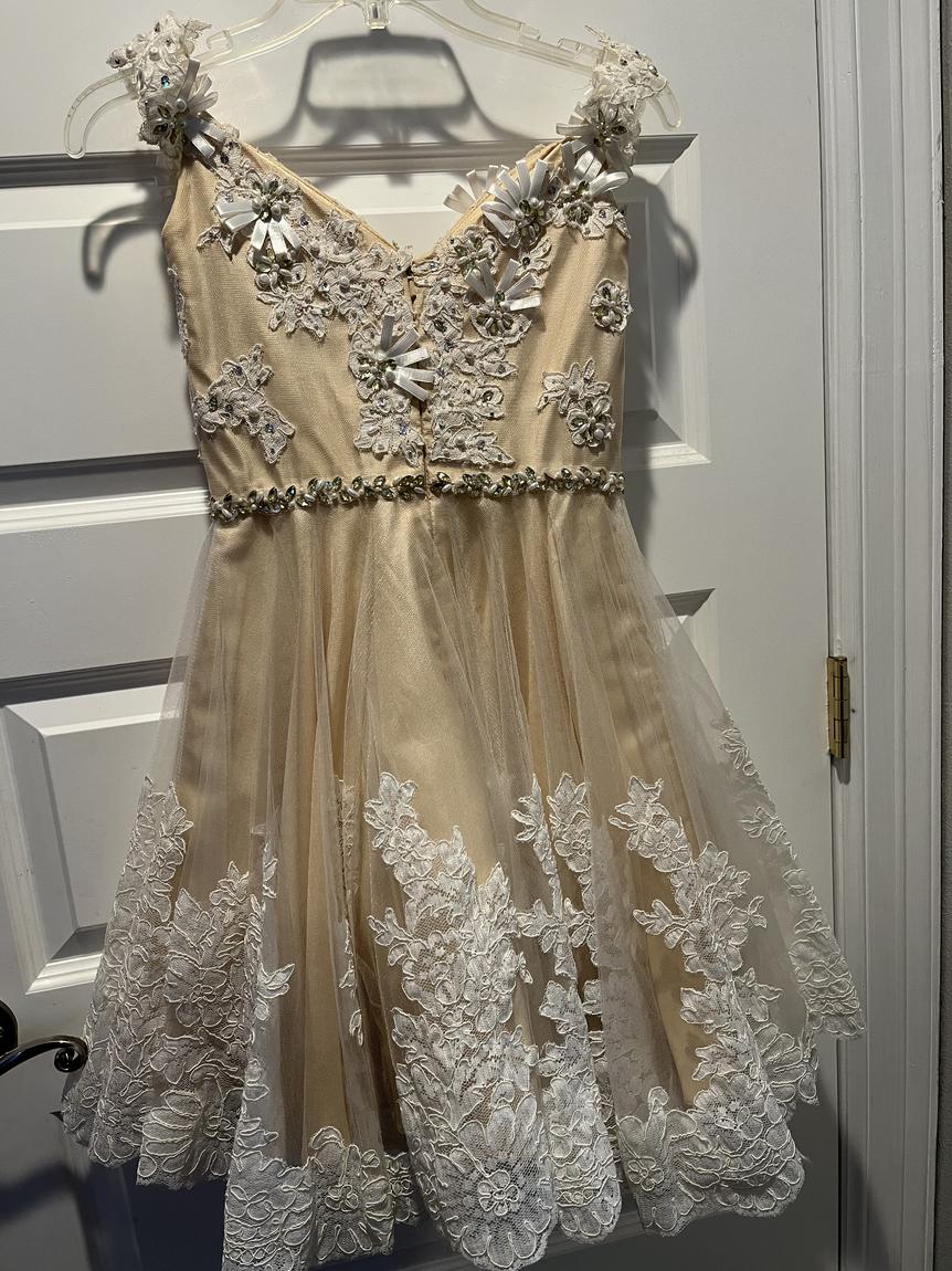 Size 0 Homecoming Off The Shoulder Lace Nude Cocktail Dress on Queenly