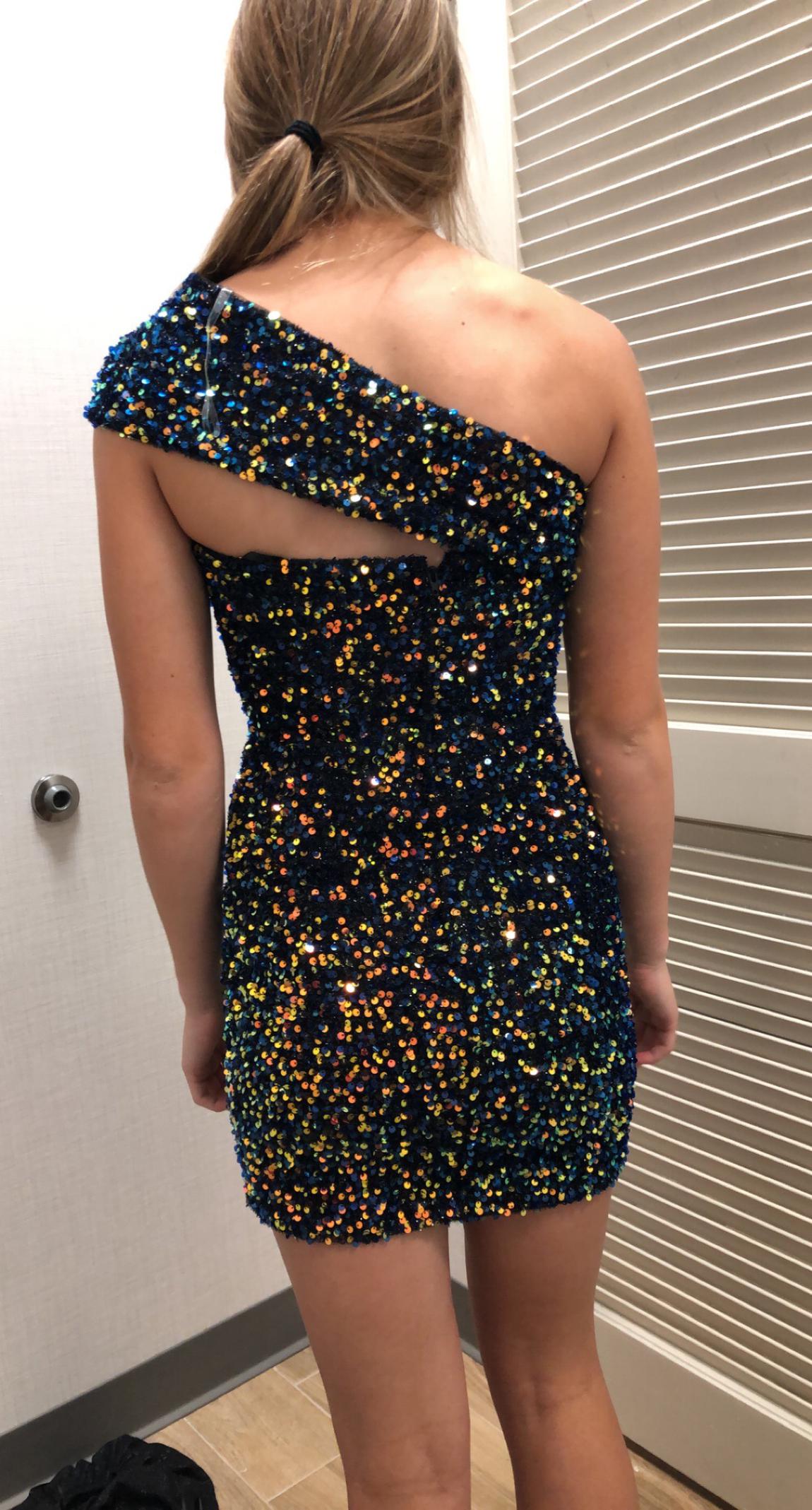 Size 2 Sequined Blue Cocktail Dress on Queenly