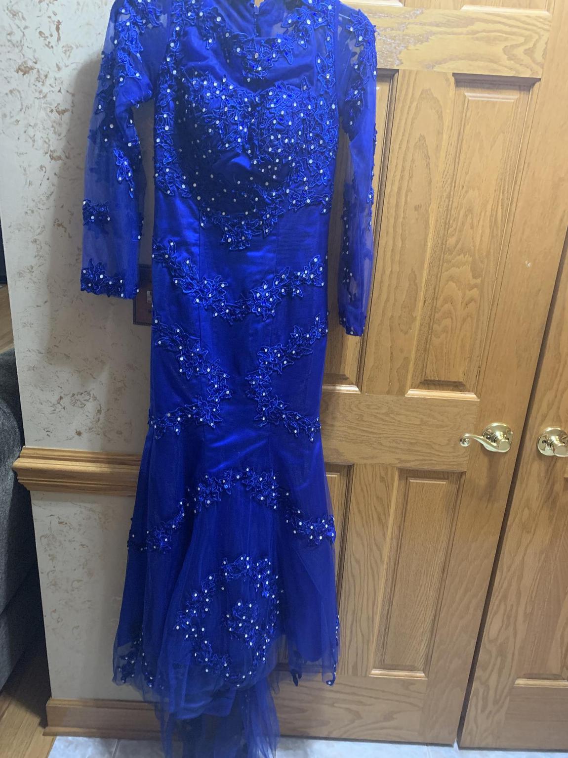 Size 4 Prom Long Sleeve Royal Blue Floor Length Maxi on Queenly