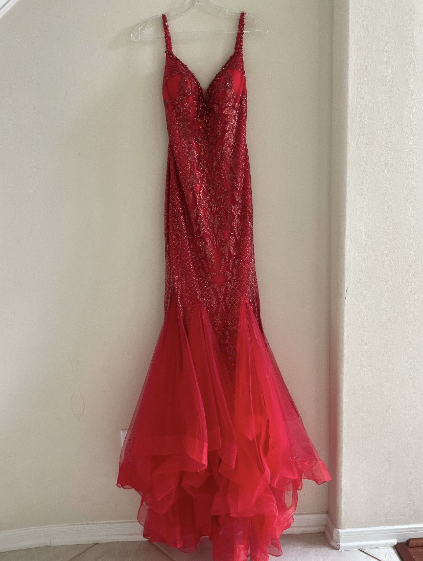 Size 2 Prom Sequined Red Mermaid Dress on Queenly