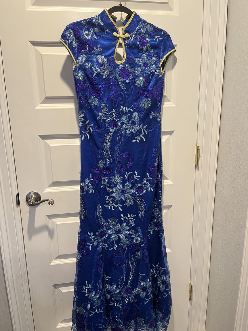Size 0 Royal Blue Floor Length Maxi on Queenly