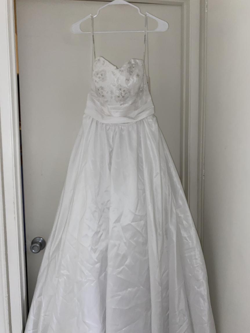 David's Bridal Size 8 White Floor Length Maxi on Queenly