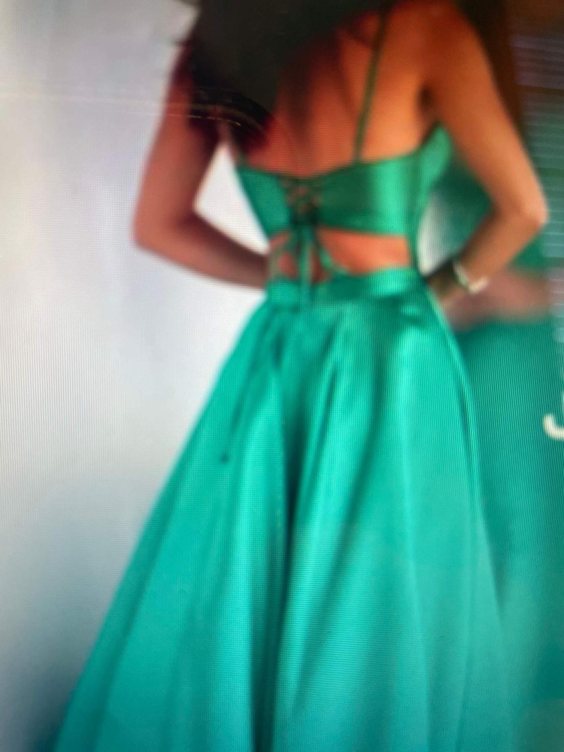 JVN by Jovani Size 0 Emerald Green A-line Dress on Queenly