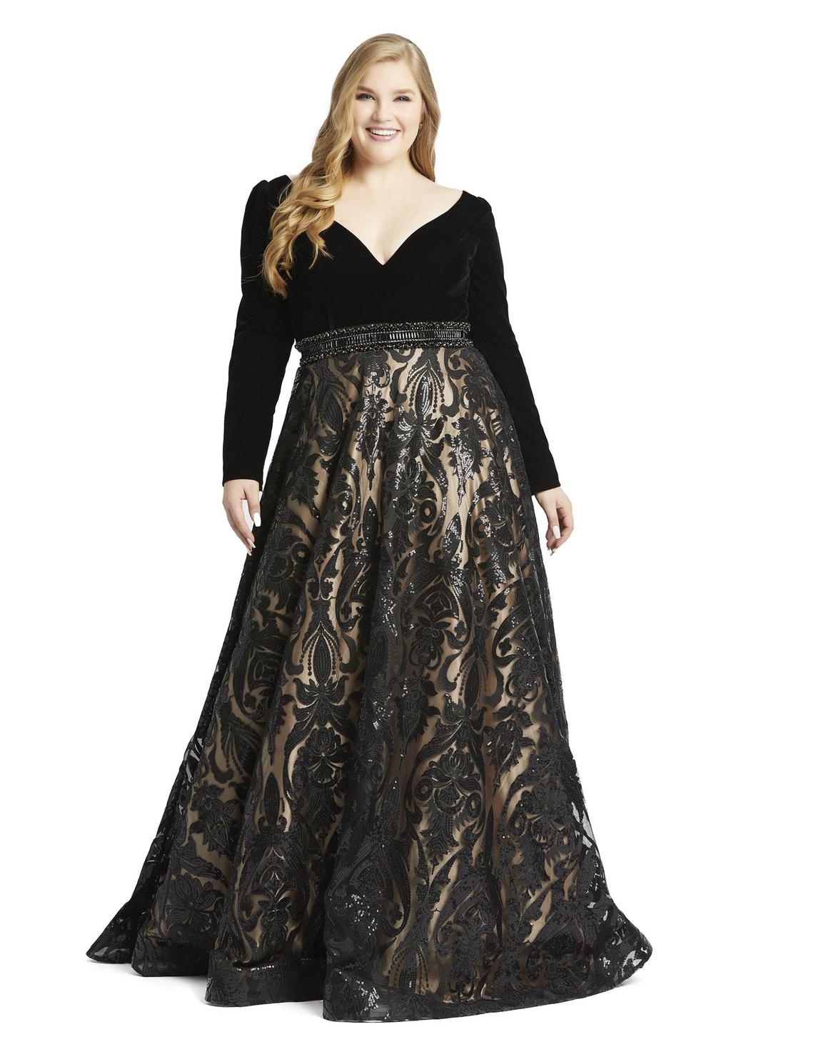 Style 67614 Mac Duggal Plus Size 18 Long Sleeve Velvet Black Ball Gown on Queenly