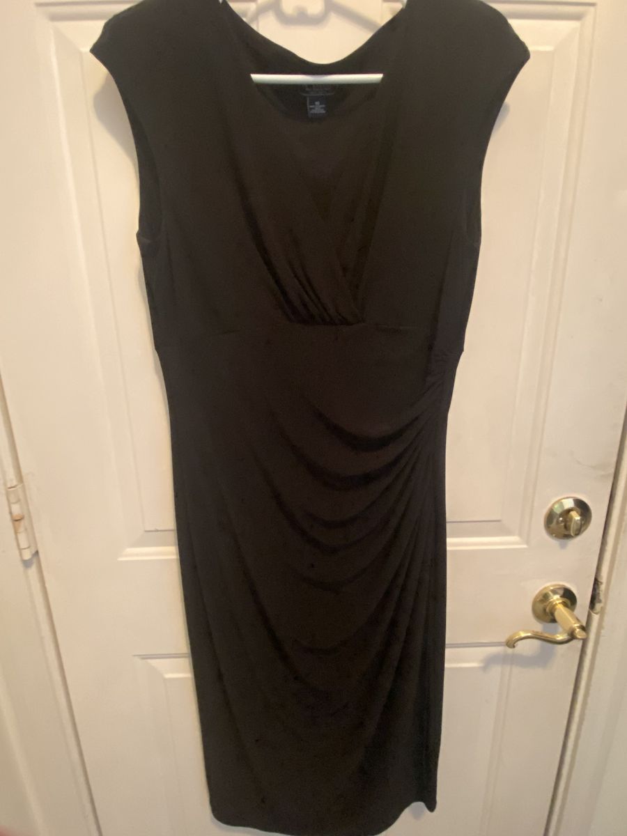 Size 10 Wedding Guest Black Cocktail Dress on Queenly
