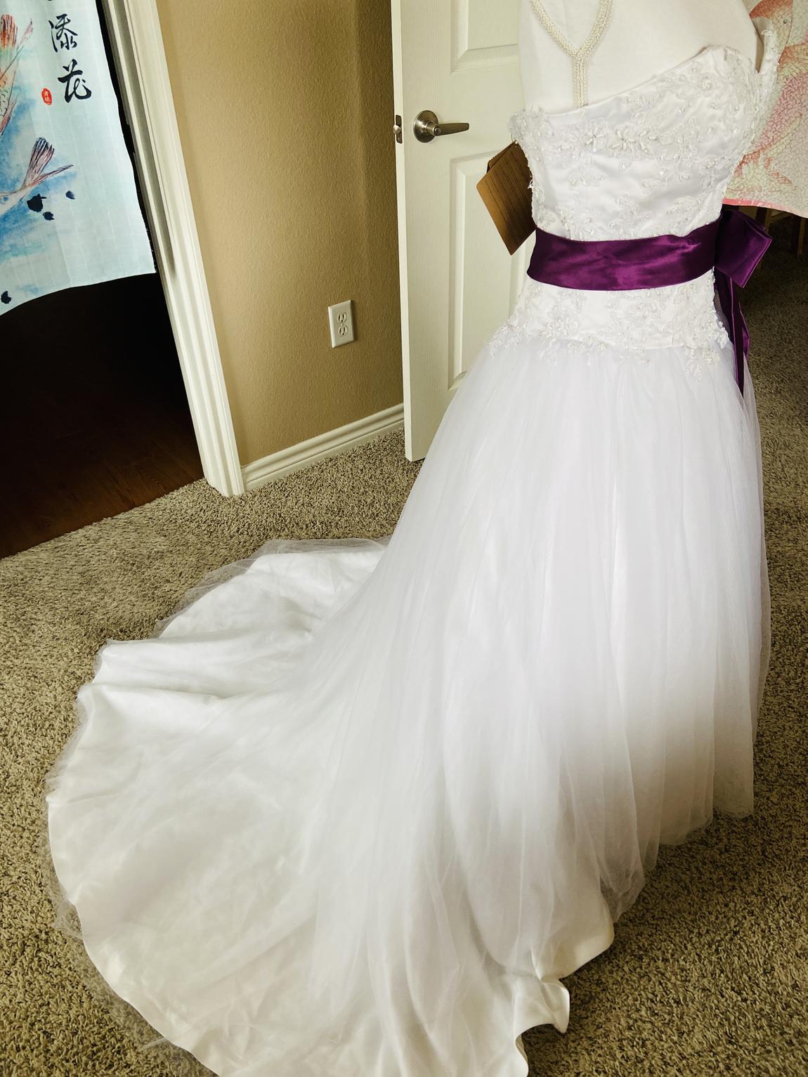 Size 4 Wedding Strapless Lace White Dress With Train on Queenly