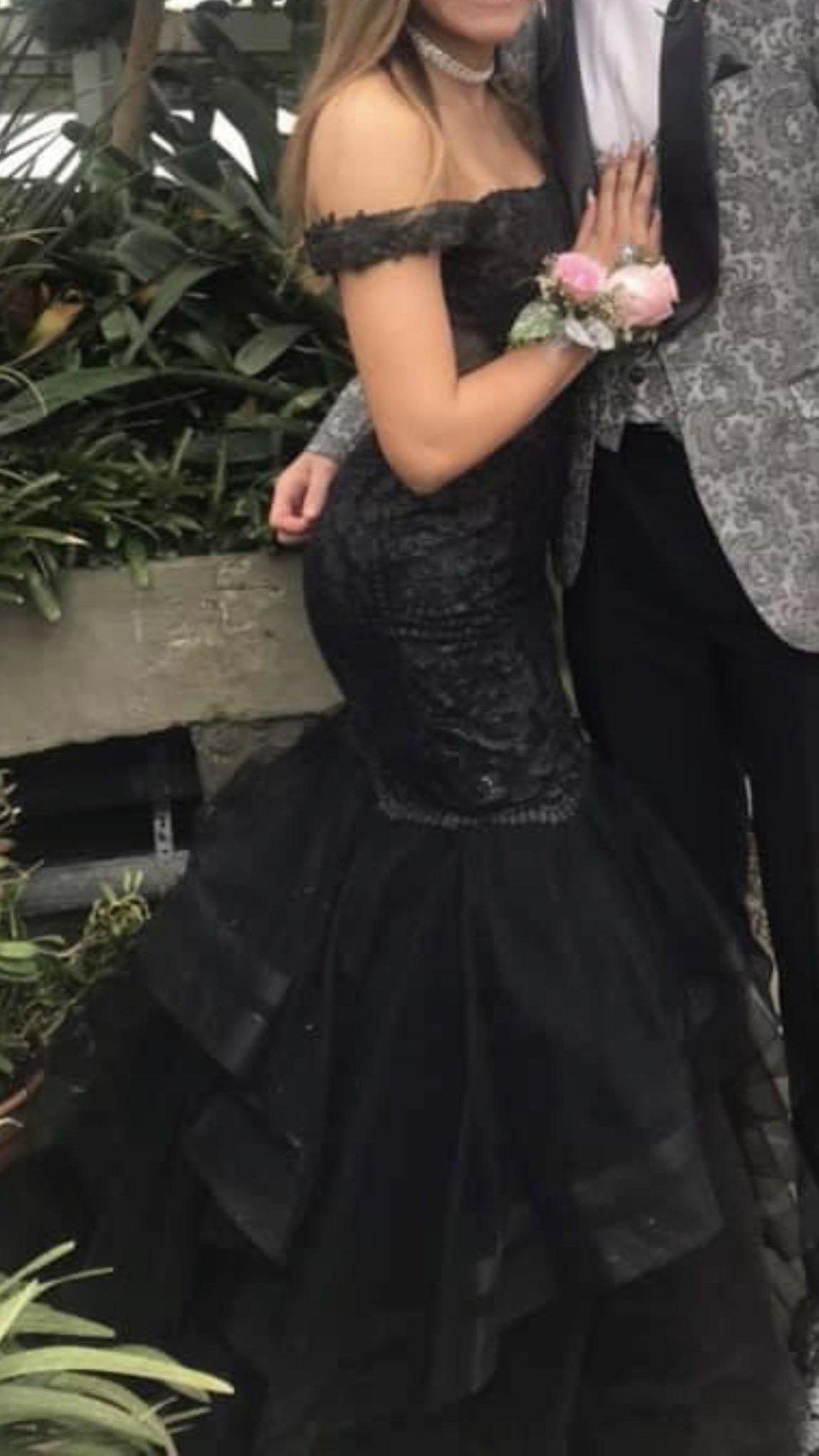 Ellie Wilde Size 6 Prom Off The Shoulder Black Mermaid Dress on Queenly