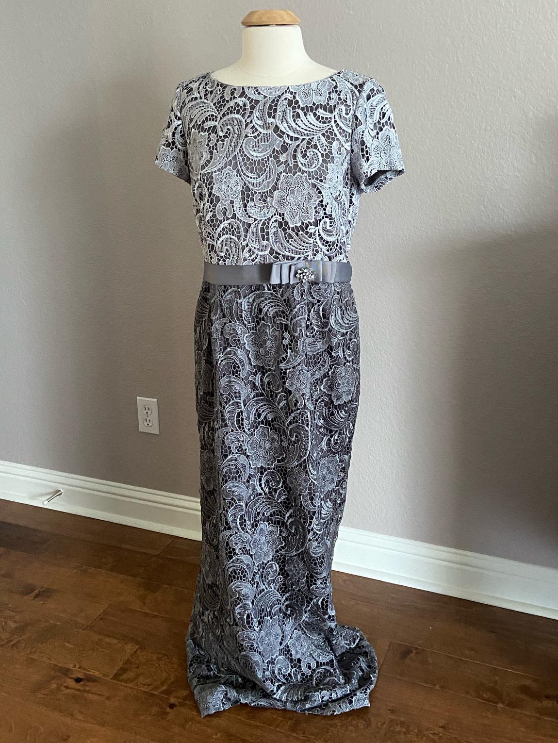 Adrianna Papell Plus Size 16 Wedding Guest Sequined Silver Floor Length Maxi on Queenly