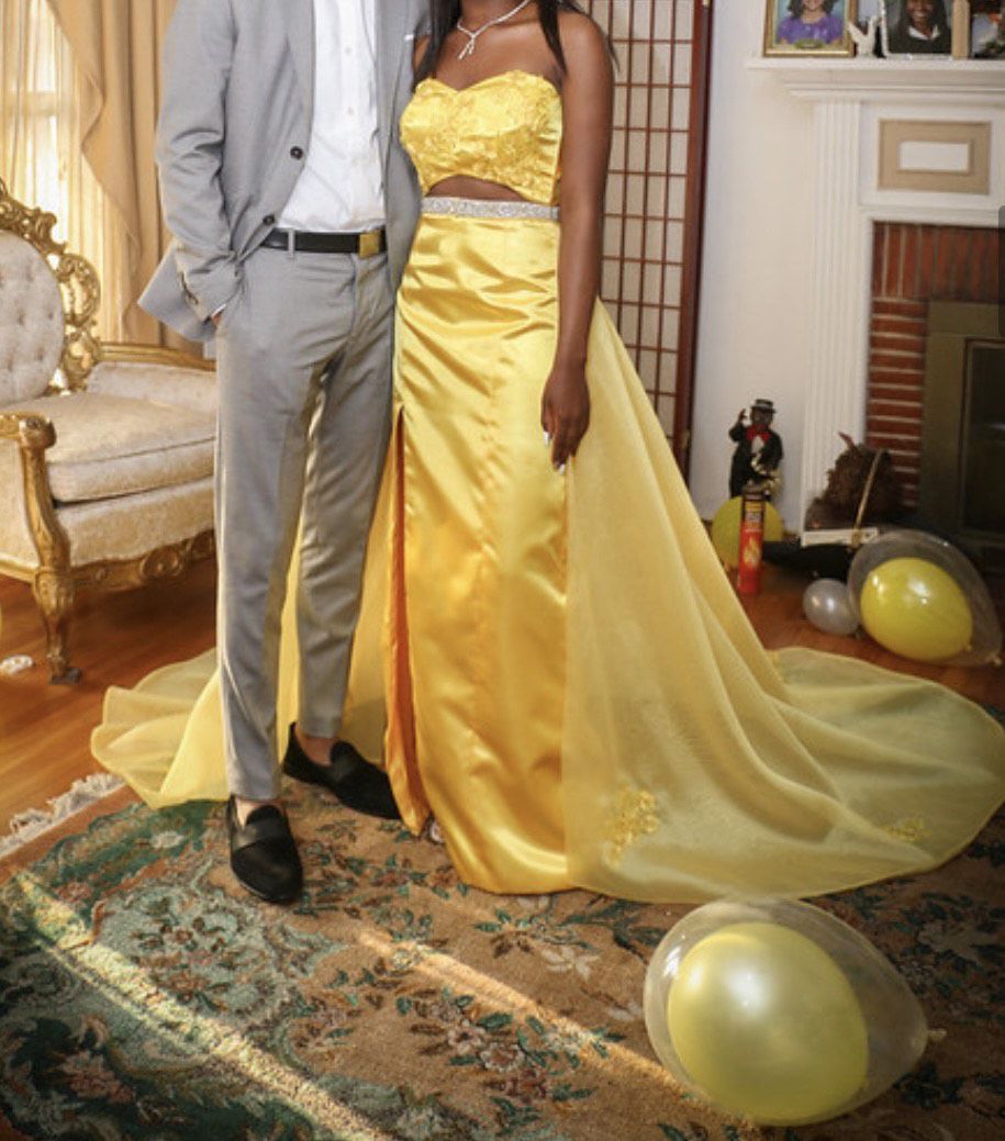 JAD Bridal Design Size 2 Satin Yellow Dress With Train on Queenly