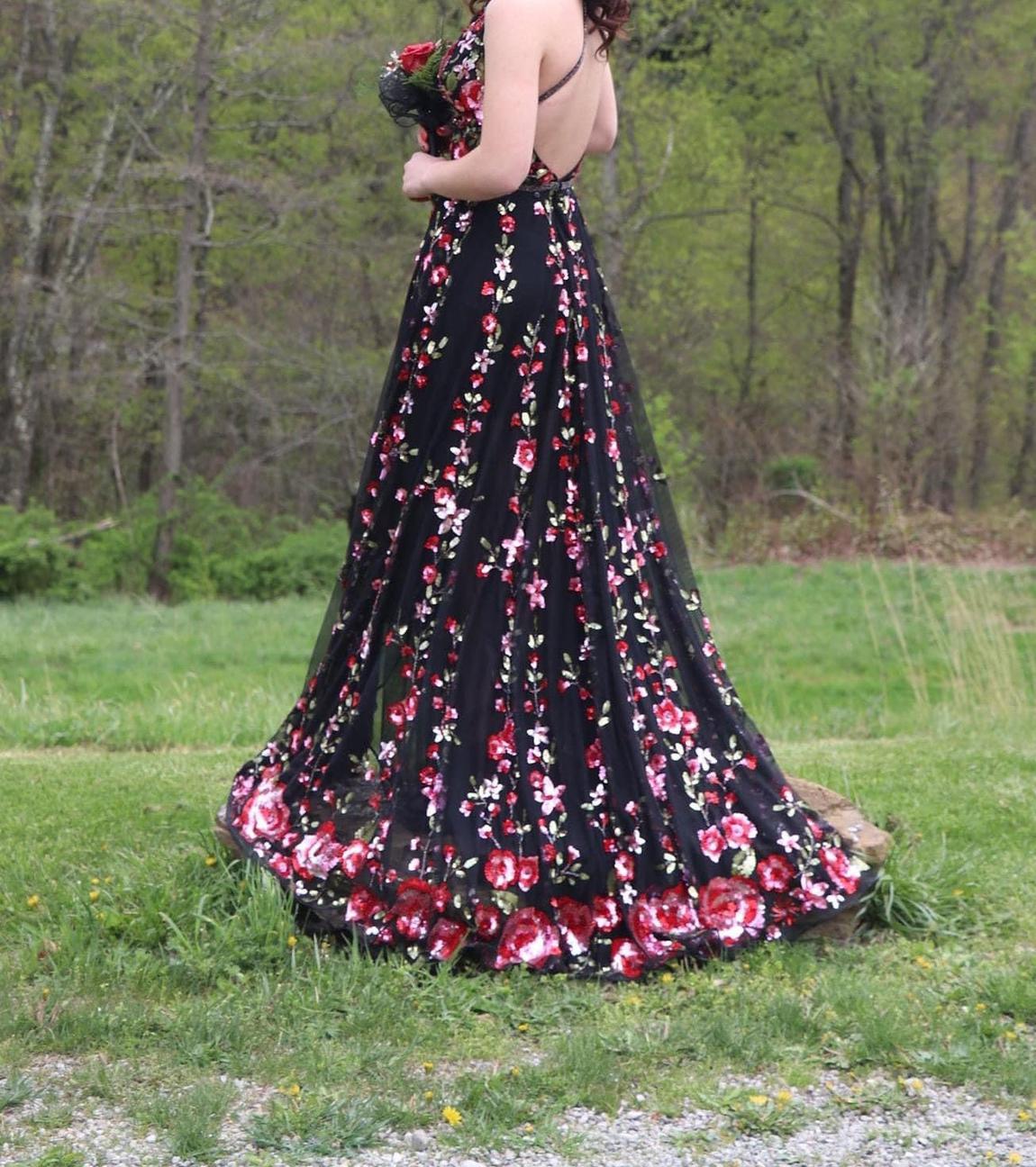 Size 00 Prom Floral Black Dress With Train on Queenly