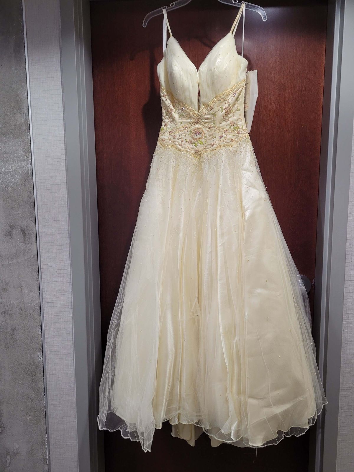 Style 16520 Tony Bowls Size 4 Floral Yellow A-line Dress on Queenly