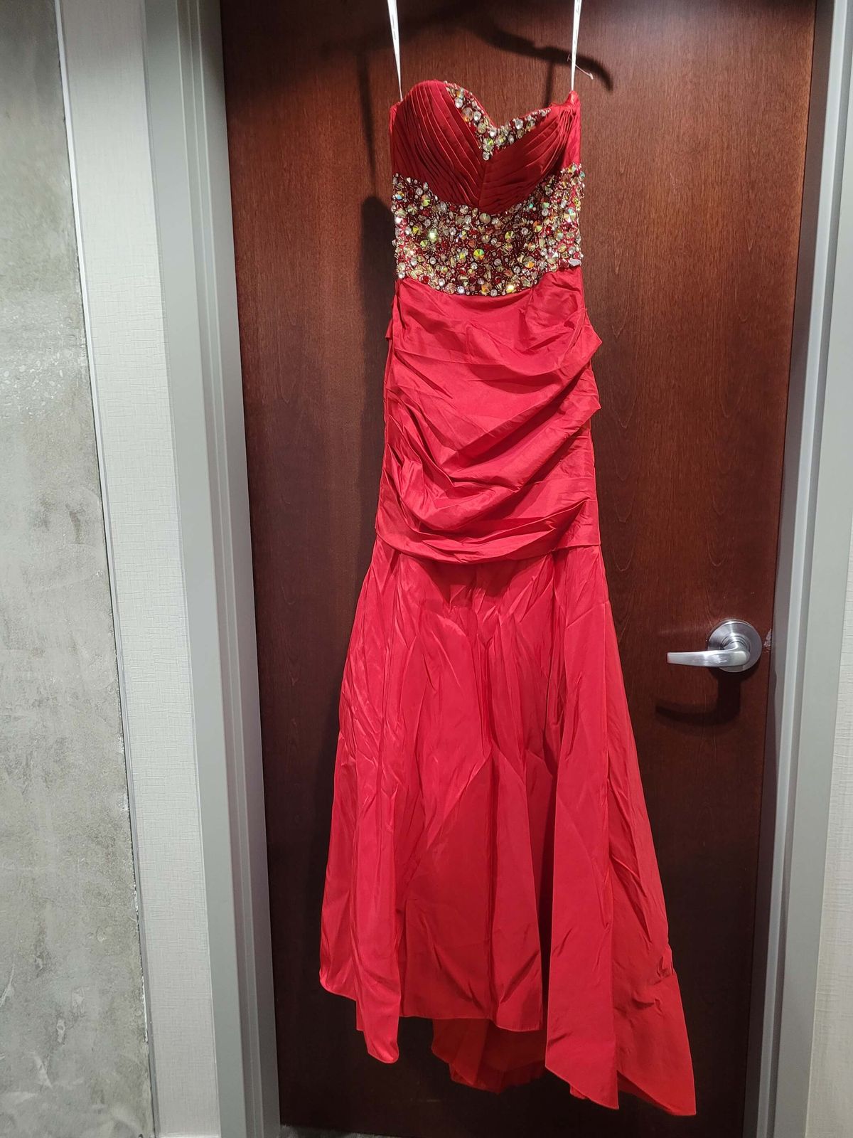 Style 3546 Epic Formals by Karishma Creations Size 4 Red Mermaid Dress on Queenly