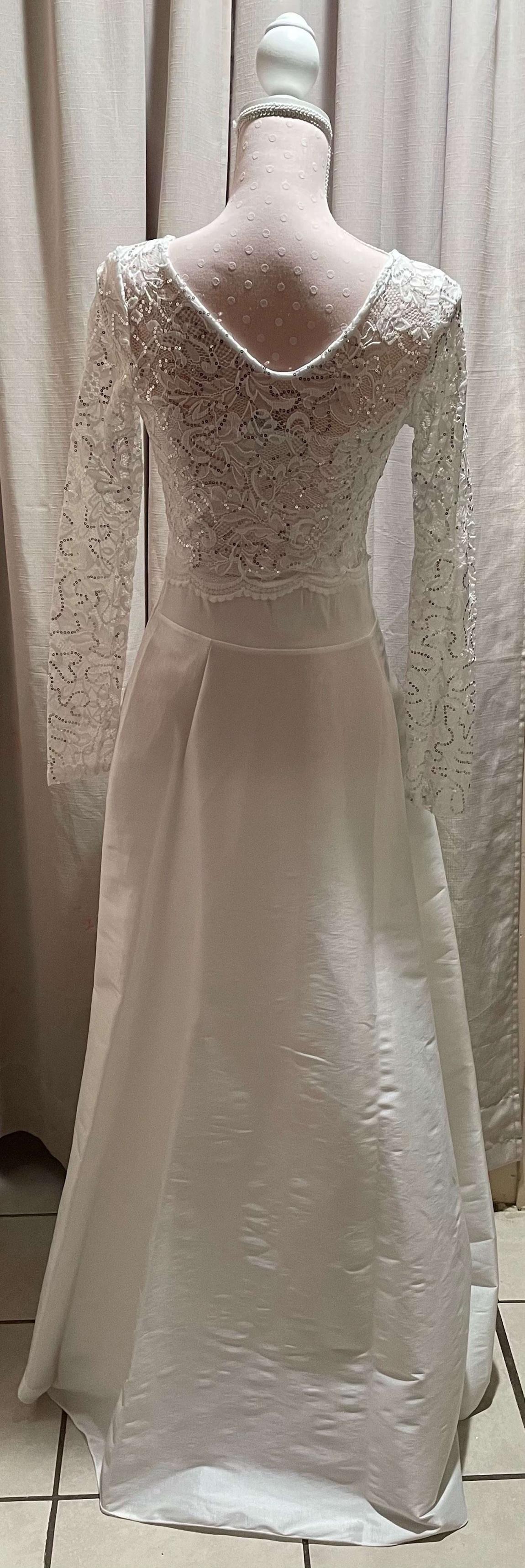 Size 6 Wedding Long Sleeve Lace White Ball Gown on Queenly